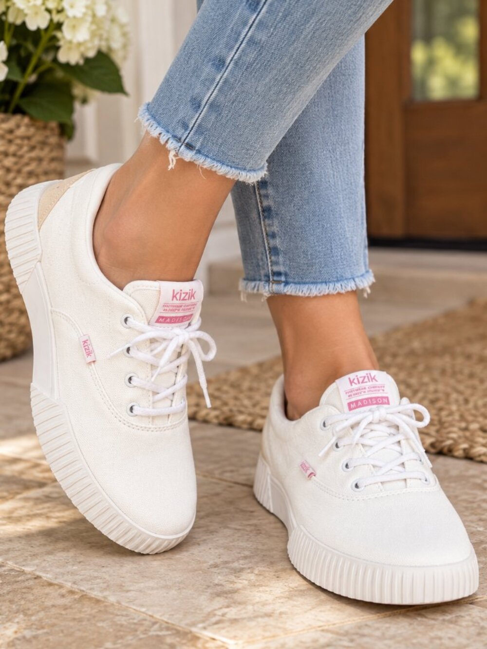 Kizik Madison Bright White Canvas Lace Up Sneakers Size 7.5
